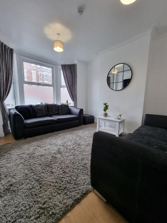הוילה Stoke-on-Trent 23 Woodhouse מראה חיצוני תמונה